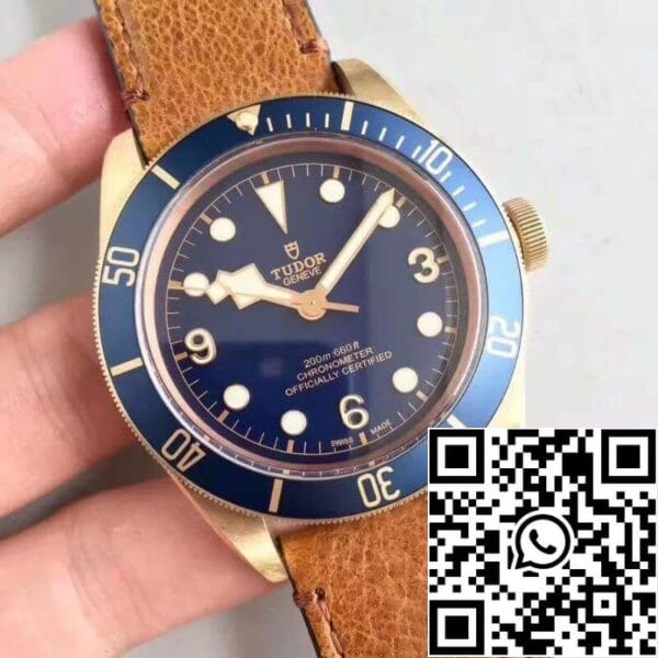 2 499 Tudor Heritage Black Bay M79250BM ZF Factory 1:1 Best Edition Swiss ETA2824-2 Superlumed Dome-shaped Blue Dial