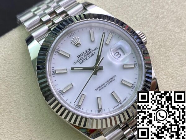 3 31 402e2bac ff5f 4ddc ae2b 127ae2ef56f2 Rolex Datejust M126334-0010 41mm jubileumi szíjjal Tiszta gyári fehér számlap