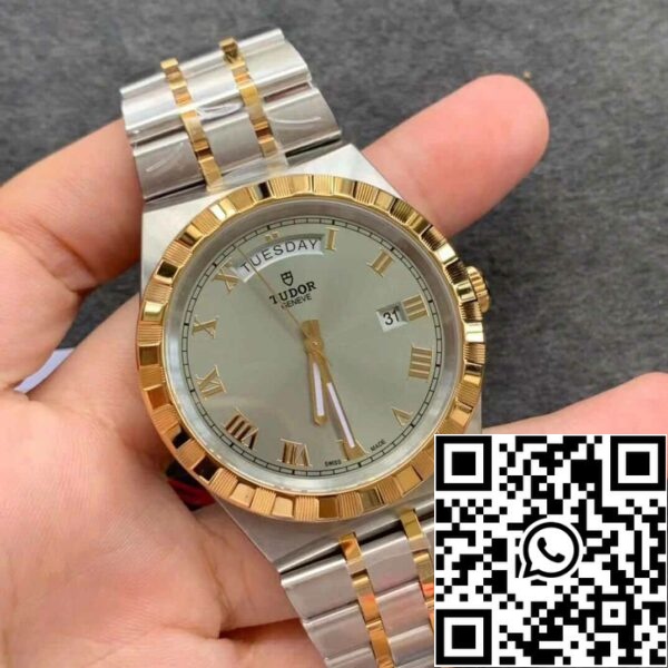 3 3 ecb7fcee 48e9 4968 a355 5edd2219f3ff Replica Tudor Royal M28603-0001 1:1 Best Edition V7 Factory quadrante grigio