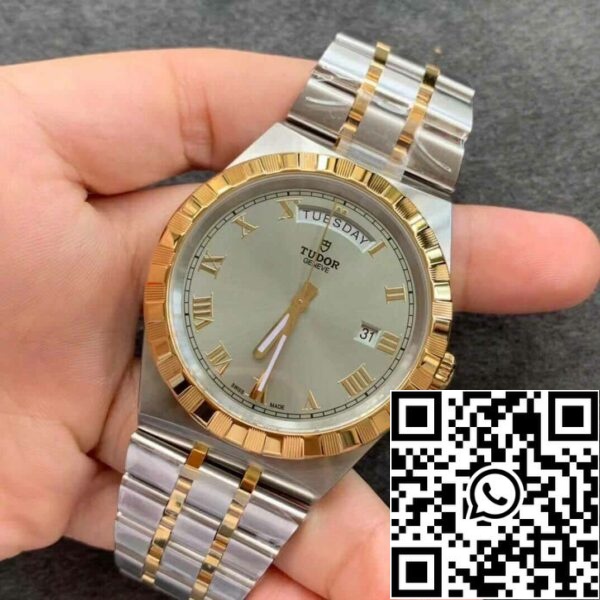 4 3 a2baaa97 dc26 4048 acd6 171aa3d1e074 Replica Tudor Royal M28603-0001 1:1 Best Edition V7 Factory quadrante grigio