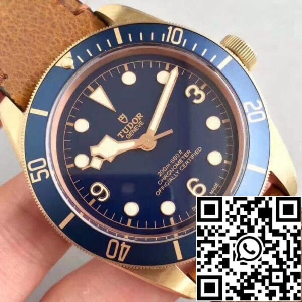 4 495 Tudor Heritage Black Bay M79250BM ZF Factory 1:1 Best Edition Swiss ETA2824-2 Superlumed Dome-shaped Blue Dial