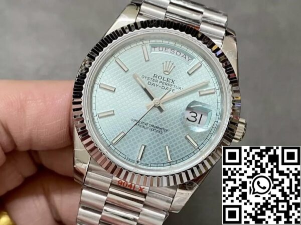 4 61 8db05f74 c87a 46bb 8e50 5a290481ef0f Rolex Day Date M228236 1:1 Best Edition GM Factory Quadrante Blu V2