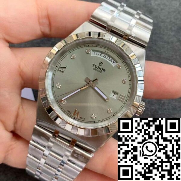 4 9 98275e54 f33c 4aca 806f 3932e87a6d3f Реплика Tudor Royal M28600-0002 Day Date V7 Factory Diamond Dial