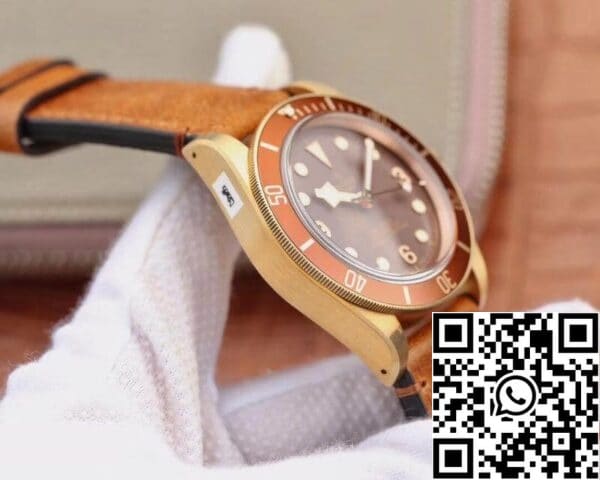 5 1 bc71fcc4 a1aa 4903 96d1 0cd5e0646fa6 Tudor Heritage Black Bay Bronze 79250B XF Factory 1:1 Best Edition Swiss ETA 2824 Quadrante marrone