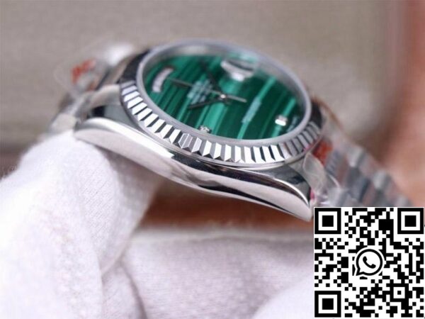 6 21 220b43bb 3956 433d a241 d352c9ada338 Rolex Day Date President 18038 1:1 Best Edition Malachite Green Diamond Dial Movimento Svizzero