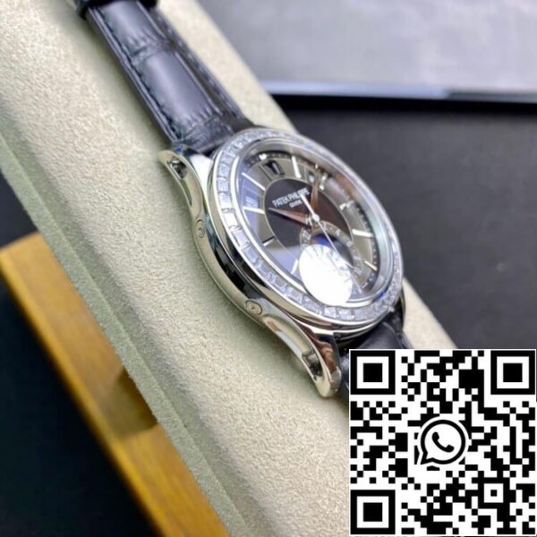 6 29 e5c4f580 3450 47d0 8705 4b84f19b65be Patek Philippe Complications 5205G 1:1 Best Edition KM Factory Lunetta con diamanti