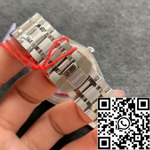 7 6 47719e76 d1d2 40da 9ebc 9d4849e31ecb Реплика Tudor Royal M28600-0005 ден дата V7 Фабрика син циферблат