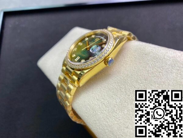 8 32 6b24304c fd41 40f1 a224 41b4135c40fd Rolex Day Date M128348RBR-0035 1:1 Best Edition EW Factory Quadrante verde sfumato