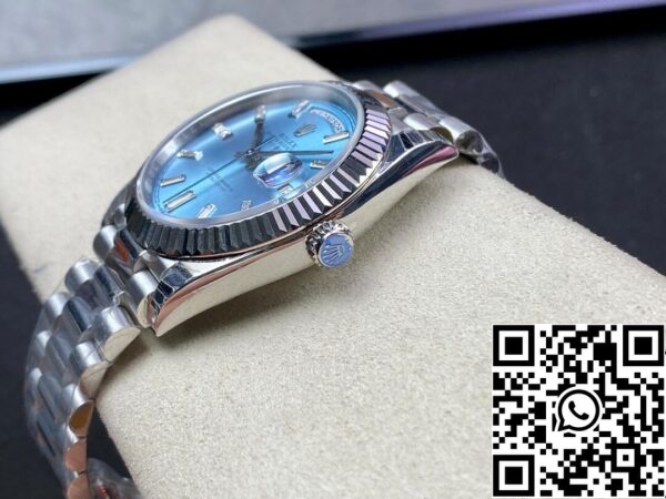 8 46 99299f2d ce28 45dd b5b7 4a66f43aadb2 Rolex Day Date M228236-0006 1:1 Best Edition EW Factory Quadrante blu ghiaccio