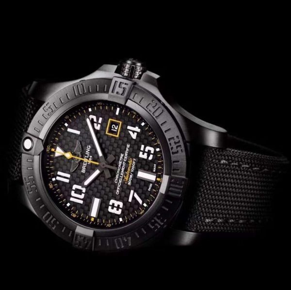 Breitling Avenger Blackbird 44 s 3D številčnico švicarski izvirni gibanje ZDA replika Watch 4841 Breitling Avenger Blackbird 44 s 3D številčnico švicarski izvirni gibanje