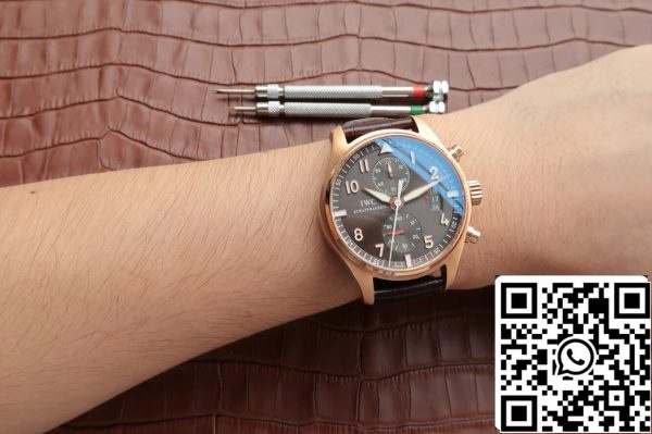 ساعة IWC بايلوت IWC Pilot IW387802 1 1 1 أفضل إصدار ZF مصنع ZF مينا ذهبي ذهبي وردي رمادي غامق ساعة أمريكية مقلدة 1924 IWC Pilot IW387802 1:1 أفضل إصدار ZF مصنع ZF مينا ذهبي وردي رمادي غامق