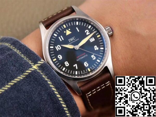 IWC Pilot Spitfire IW326803 1 1 Best Edition MKS Factory Musta Dial Sveitsin ETA9015 Yhdysvaltain Replica katsella 7920 IWC Pilot Spitfire IW326803 1:1 Best Edition MKS Factory Musta Dial Sveitsin ETA9015