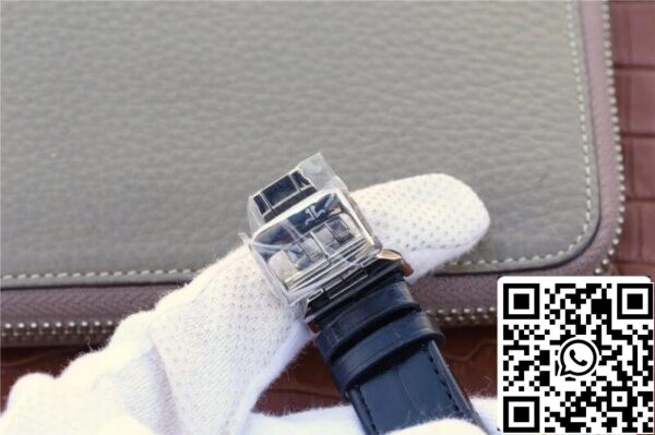 Jaeger LeCoultre Grande Reverso Duo 3742421 Mekaaniset kellot 1 1 Paras painos Sveitsin ETA986 hopeinen soittaa musta nahkahihna US Replica Watch 7865 Jaeger-LeCoultre Grande Reverso Duo 3742421 Mekaaniset kellot 1:1 Paras painos Sveitsin ETA986 hopeinen soittaa musta nahkahihna