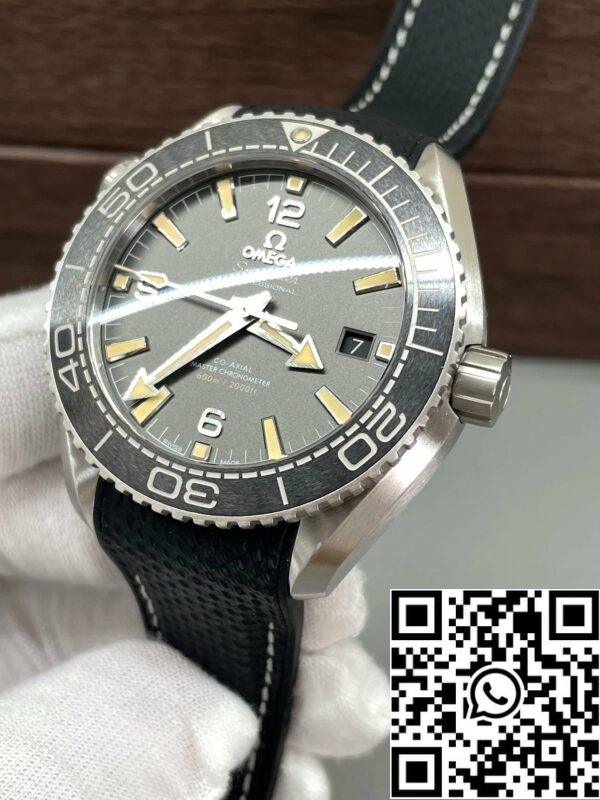 m1720850100328 4647 Omega Seamaster Planet Ocean 600M 215.32.44.21.01.002 VS Tehdas 1:1 Paras painos