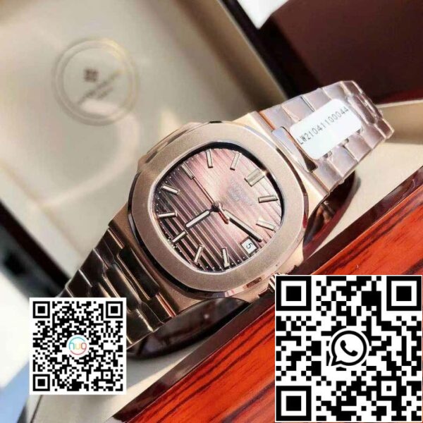 Patek Philippe Nautilus 5711/1R-001 -Kääritty 18k Rose Gold vaaleanpunainen kellotaulu vaaleanpunainen dial