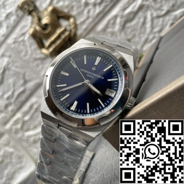 foto 9 2024 07 25 15 24 51 Vacheron Constantin Overseas 4500V/110A-B128 1:1 Best Edition ZF Factory Blå urtavla