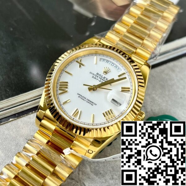 z4619455304192 cf789af6a15ac7423983a1a12afe766b 8bb75d4c f23a 4303 9b1f ea4589ed4a64 Rolex Day-Date 40 228238-0042 gewikkeld 18k goud Met een gewicht van 150 gram