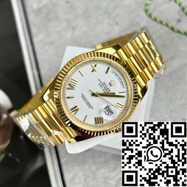 z4619455309737 6cee5e06a9a0f38b61d3a2e6d0da5e 9e48c538 d00d 4478 a3a7 1456dc4b8006 Rolex Day-Date 40 228238-0042 gewikkeld 18k goud Met een gewicht van 150 gram