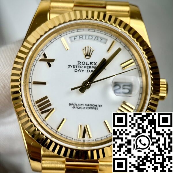 z4619455315318 73dc1913bdab5a129b6c179c7937da0c 48734bbc 8272 4c8e b108 9591a89c685a Rolex Day-Date 40 228238-0042 gewikkeld 18k goud Met een gewicht van 150 gram