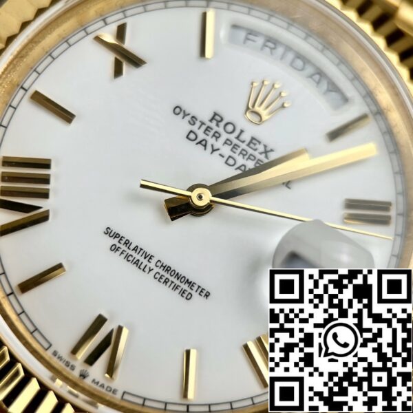 z4619455324062 ad844fb30d25c645122eb42b829342ae 324167b5 ca13 4698 82cc 61a9f4bcaae6 Rolex Day-Date 40 228238-0042 gewikkeld 18k goud Met een gewicht van 150 gram