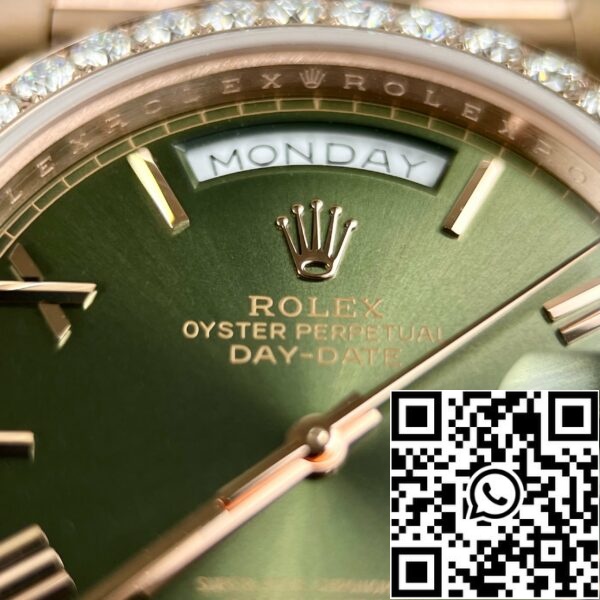 z4619468729023 c2cf5979537e48fc7473aec984425be9 d40f6104 b711 47db bc4f 9a74c50407de Rolex Day-Date 40 228345RBR Olijf wijzerplaat met omwonden 18k Roségoud en diamant