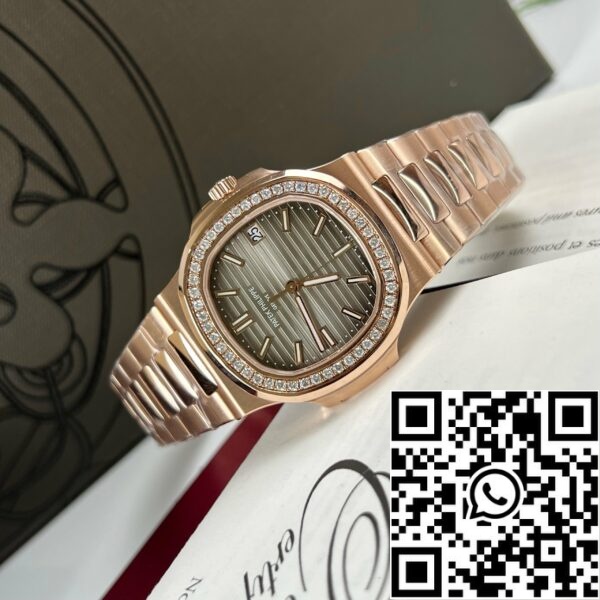 z4631960856662 ebbaf6c501cfe9f5b9f92c249787847106 Patek Philippe Nautilus 5711/1R-001 -Wrapped 18k Rose Gold és gyémánt 3K gyárból