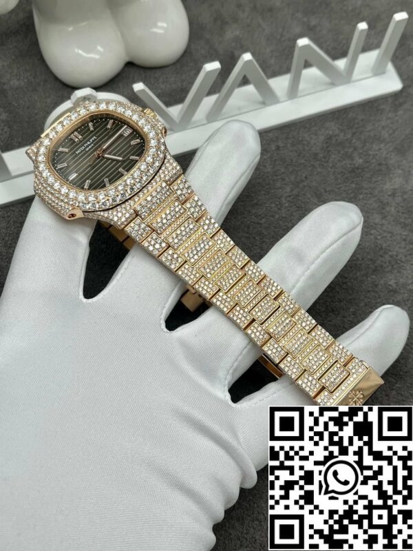 z4634291516613 ff42420219363be8ffcff8bb7688dcf0 Patek Philippe Nautilus 5711 alkaen 3K Factory ja mukautetun Moissanite