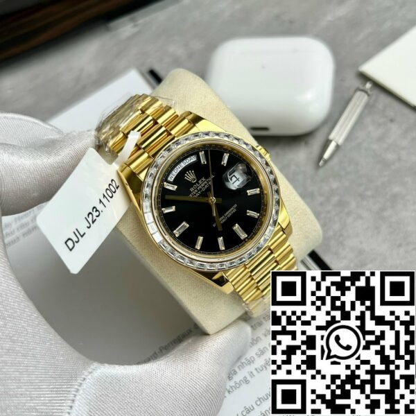 z4645734747646 ba3723f7da1fa86f6a9900e4b8491fc1 5a52d1e4 4a94 4774 8339 729b76b7f14a Rolex Day-Date 40 228398TBR увит в жълто злато 18k и безел от мозайка Baguette