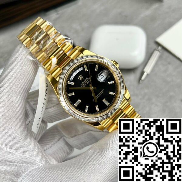 z4645734750642 980f77f0d5636deecf05dca269221b8b d2601631 e25e 43bd b4c0 c62e0867bcb7 Rolex Day-Date 40 228398TBR verpackt Gelbgold 18k und Baguette Moissanit Lünette