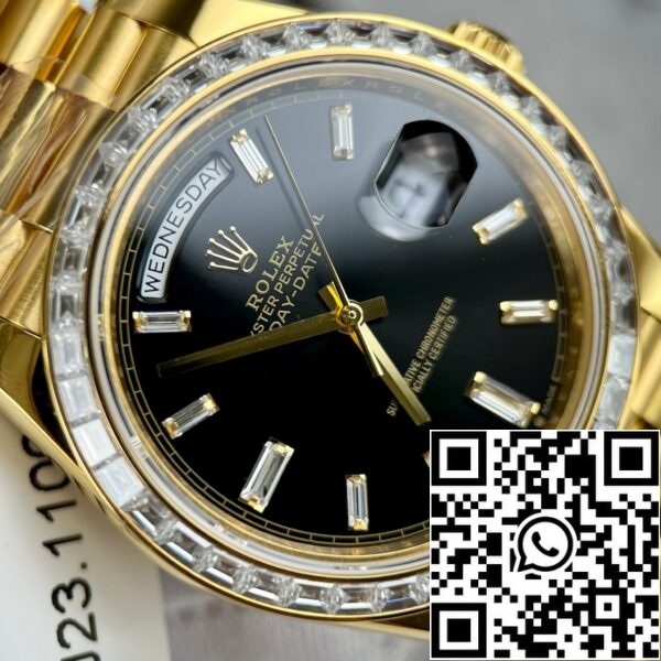 z4645734764889 1611150635dd73f58b47fcde8b666fe0 9066da1d 3a5a 4bd6 b30f 03c179e77b90 Rolex Day-Date 40 228398TBR avvolto oro giallo 18k e lunetta Baguette moissanite