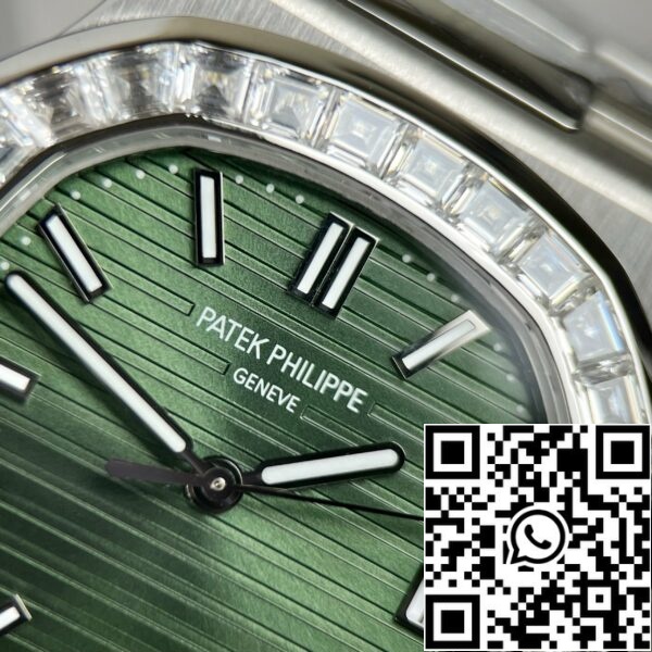 z4645735103211 ef089d5c370836d503aaedcbb8506d92 Patek Philippe Nautilus 5711/1A-014, изработен от 3К фабрични и поръчкови диаманти Мойсанит