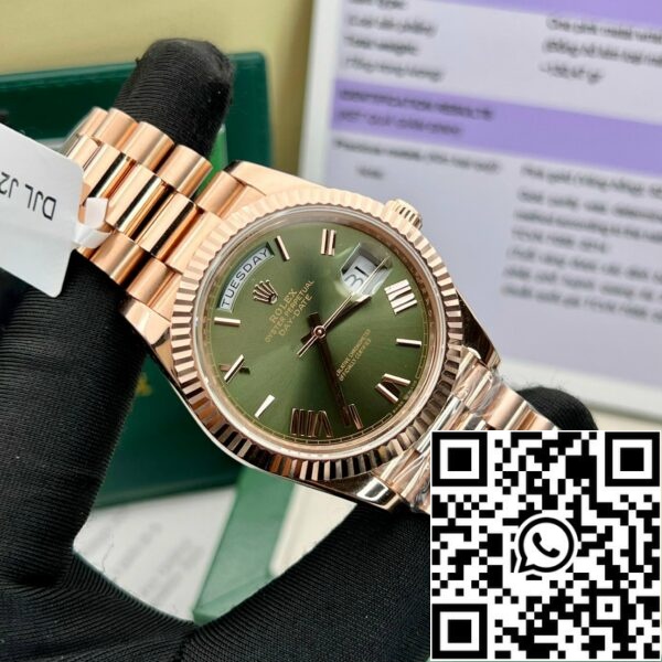 z4655652366064 7131f21a750a031d9584f58c0598d276 a233a450 5cb2 484e 8e35 26cae07f8bb7 Rolex Day-Date 40 228235 Gold Filled 18k med 150 gram vægt grøn urskive