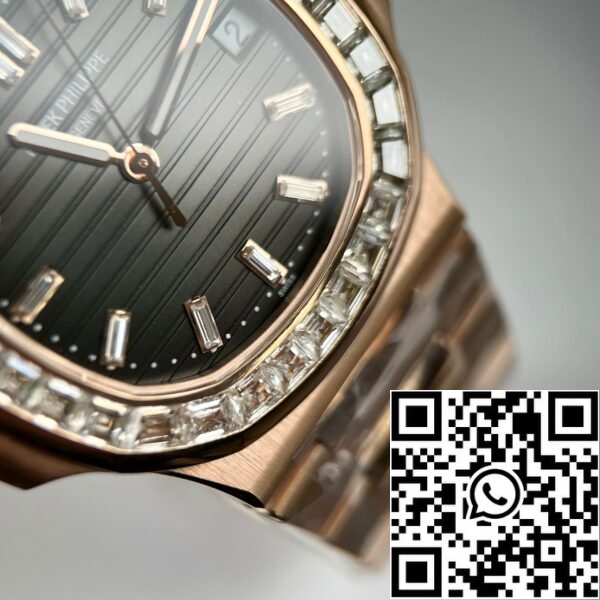 z4660904670581 4b3b880d36de14b42894760075684cba Patek Philippe Nautilus 5711/1R-001 -Envuelto 18k Rose Gold y Moissanite Baguette