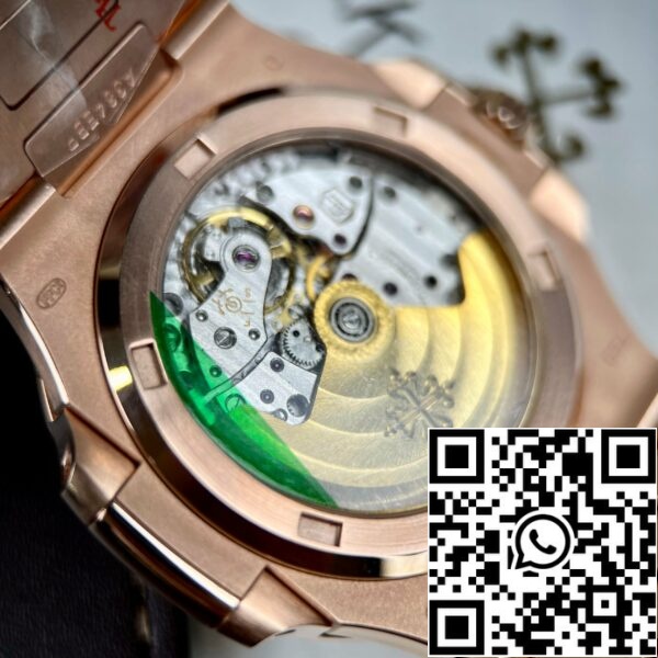 z4660904682069 c69b388aa07bbb9dc97f2e7b9bbc2c36 Patek Philippe Nautilus 5711/1R-001 - Incartato in oro rosa 18k e baguette di moissanite