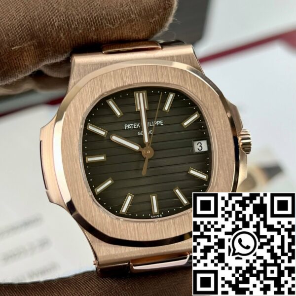 z4664181311222 a17b12d57e7be1c7f1873b8e09d4cb5e Patek Philippe Nautilus 5711/1R-001 - Versão com bracelete em pele em ouro rosa de 18k