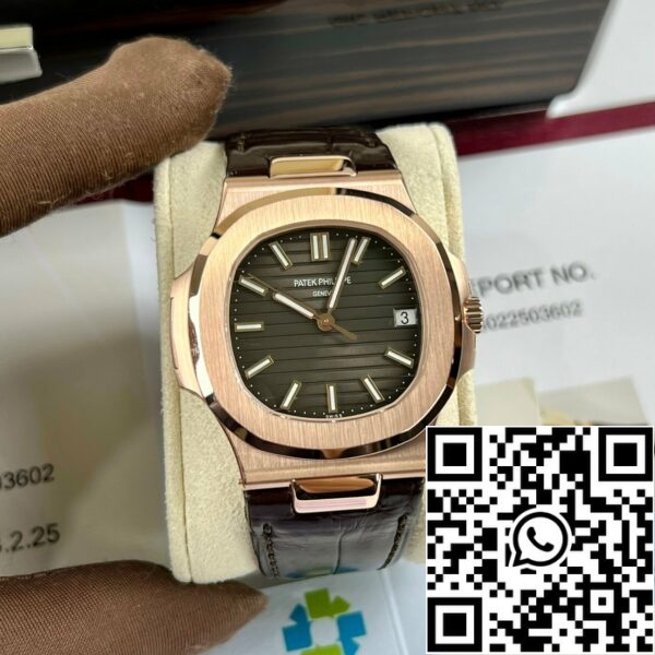 z4664181422639 b36305e47c2a32d34678a809e6d4c66d Patek Philippe Nautilus 5711/1R-001 - Versão com bracelete em pele em ouro rosa de 18k