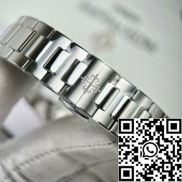 z4668676158143 35914b0eecd0ab66d942346ff6552d94 Patek Philippe Nautilus 7118/1A-001 custom Moissanite 3K Factory kék számlapja