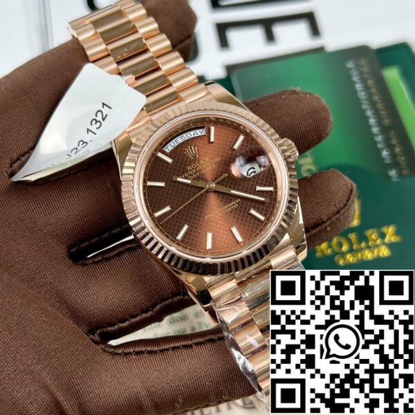 z4688016167137 b4855a52af58096b062c21714fce7ca8 25bc657b 9f8f 41bc ac32 d4ccda6d3a0f Rolex Day-Date 40 228235 chodmip Best 1:1 Edition gecoat 18k rose Goud 130 gram