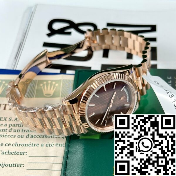 z4688016172762 db849c686b9ea277b50a798bd005ceca 26426633 57e6 47f7 b6a5 5605c5eac3e1 Rolex Day-Date 40 228235 chodmip Best 1:1 Edition en or rose 18k 130 grammes