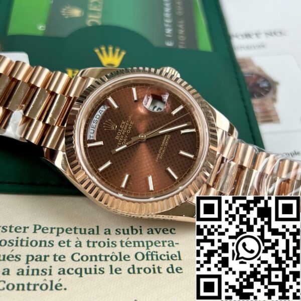 z4688016172856 6a52a1b3ed59e4e98c8691ea2b6bc87f cbefdc54 e3b8 4979 8d5a 903f82a49f4b Rolex Day-Date 40 228235 chodmip Best 1:1 Edition en or rose 18k 130 grammes