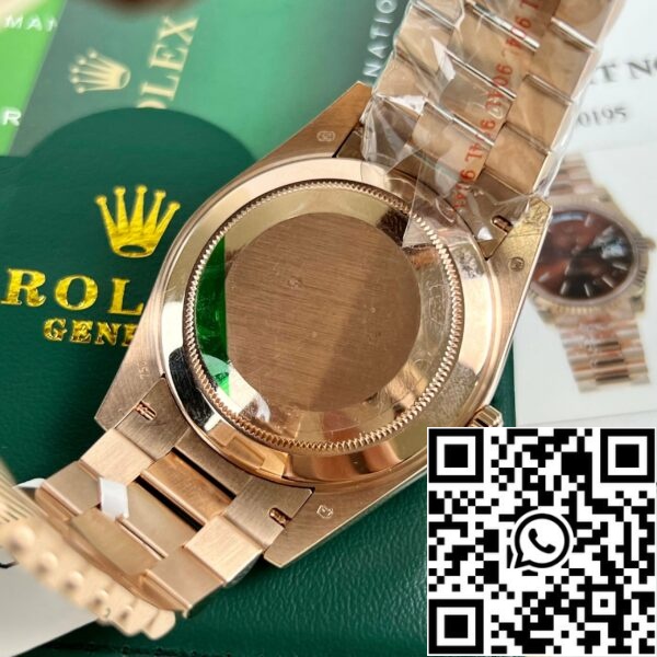 z4688016174076 be1e8e754f7051889ffb731dab2234ba 967cd5cd c7cb 4fee b770 34fc021f0dea Rolex Day-Date 40 228235 chodmip Best 1:1 Edition en or rose 18k 130 grammes