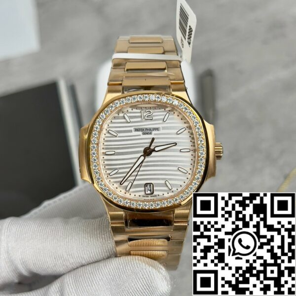 z4688017960992 431c67e1d726fe188741af1bcb276704 Patek Philippe Nautilus 7118/1R-010 Ouro de 18 quilates com mostrador branco e pedra Moissanite personalizada