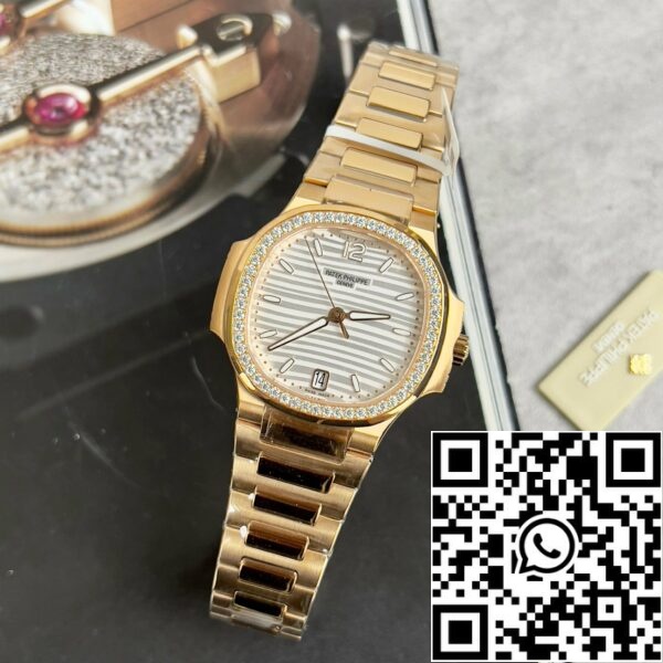 z4688017966162 3b9bfe98228aea73f9d71503f9445dbe Patek Philippe Nautilus 7118/1R-010 18k goud gevuld met witte wijzerplaat custom Moissaniet steen