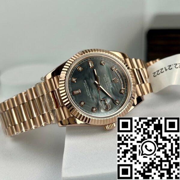 z4689778770323 c34b663d15fe2cb2ee1a1a3c8518044c 04cc0787 7624 4d17 a1fd ef06deda02ad Rolex Day-Date rózsaarany rózsaszín gyémánt számlap 36mm 128235 Legjobb 1:1 kiadás bevonat 18k rose arany 130 gramm