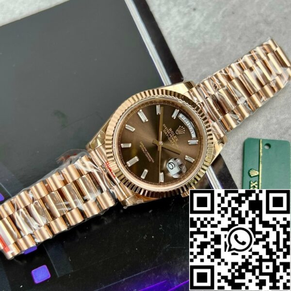 z4731050322543 c89a560c28093f5e9aba5bcbba9b1c5b 86f564eb b0ff 4556 ad17 5502f51ed39b Rolex Day-Date 40mm 228235 quadrante cioccolato riempito in oro rosa 18k 167 grammi