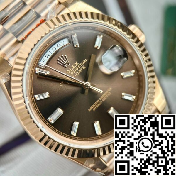 z4731050344183 f8f935a463fc9db34a5372bb4428c9c3 3e9cf187 1343 4a5d bd5d 40804033c2c8 Rolex Day-Date 40mm 228235 csokoládé számlap 18k rózsaarany töltött 167 g