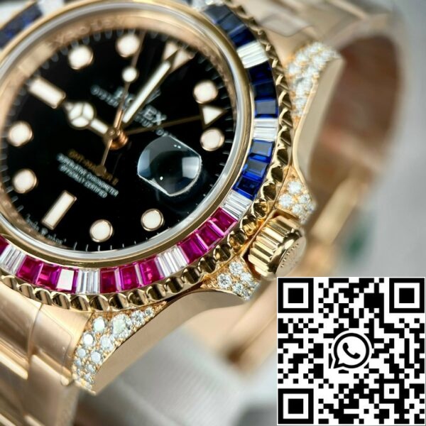 z4731820141840 0edd4dd46f5377ecf227c941d395e754 fc18d234 3c5e 49ba 8c5d b9e9af04c3e4 Rolex GMT-Master II 126755 Rainbow Bezel Best 1:1 Edition med Ruby Stone och 18k inslagen