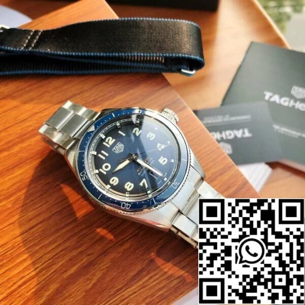 z4810959604376 38223669bfae2bf50552567f88b5e73c Tag Heuer Autavia WBE5116.EB0173 Calibre 5 Cadran bleu Mouvement suisse original