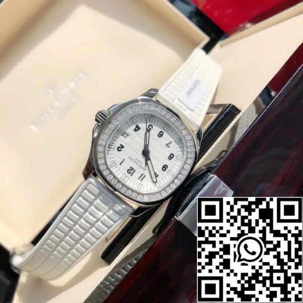 z4824005323475 1ecc432053db8e8db4d2ebdd731c8894 Patek Philippe Aquanaut 5267/200A-010 and diamond Bezel - Swiss Original Movement