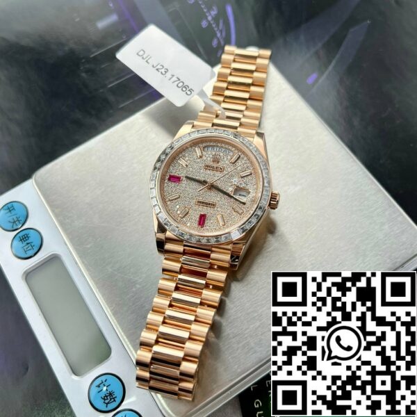 z4836192709427 f5cfca40a41509e8a591624251c0b992 bac9592b d9e2 4347 9a4c 1f493e992499 Rolex Day-Date 36mm Everose Kulta 128345RBR päällystetty 18k täysin Moissanitea varten